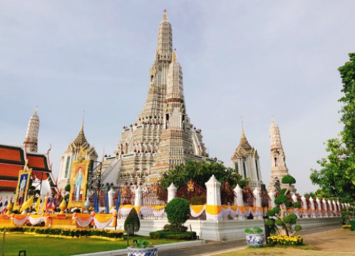 ワットアル(暁の寺院)